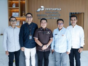 Wakil Ketua DPRD Sumbar, Muhammad Iqra Chissa bersama Kepala Badan Pendapatan Daerah (Bapenda) Sumbar, Syefdinon kunjungan ke Pertamina