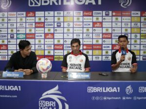 Semen Padang FC bertandang ke markas Barito Putera di Stadion Demang Lehman, Martapura pada pekan ke-22 BRI Liga 1 Indonesia 2024/2025,