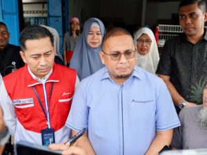 Wakil Ketua Komisi VI DPR RI Andre Rosiade melakukan inspeksi mendadak (sidak) ke sejumlah pangkalan LPG 3 kilogram di Kota Padang,