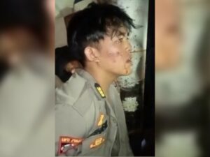 Polisi menetapkan A, remaja 17 tahun ini sebagai tersangka atau anak berkonflik dengan hukum karena terbukti telah membakar rumah warga