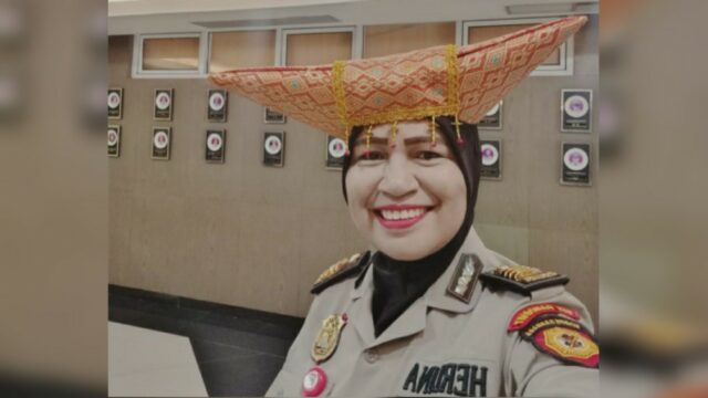 Sosok AKP Herlina jadi sorotan, setelah dirinya berani mengajukan diri menjadi kapolsek. Hal itu dilakukan Polwan satu ini langsung
