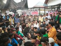 Koordinator Pusat Aksi Badan Eksekutif Mahasiswa (BEM) Sumatra Barat (SB), Rifaldi mengungkapkan bahwa 100 hari kerja Prabowo-Gibran