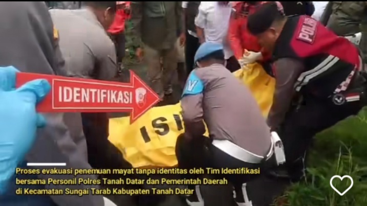 Polisi mengungkap identitas mayat perempuan dalam karung di Kabupaten Tanah Datar, Sumatra Barat (Sumbar) bernama Cinta Novita Sari Mista,