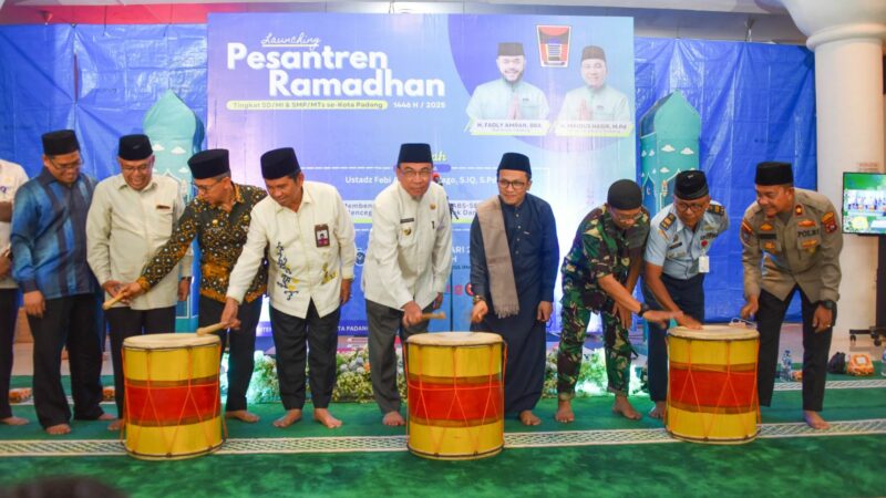 Launching Pesantren Ramadan, Wawako Padang: Kita Kembangkan Pendidikan Agama dengan Smart Surau