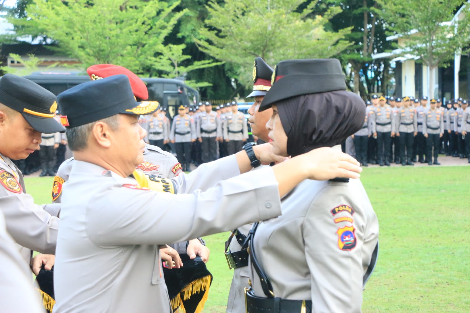 Kapolda Sumbar Lantik Polwan Satu-satunya Jadi Kapolsek, Bertugas di Mentawai