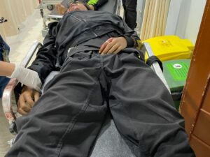 Motor Berpenumpang Empat Orang Tabrak Truk di Indarung