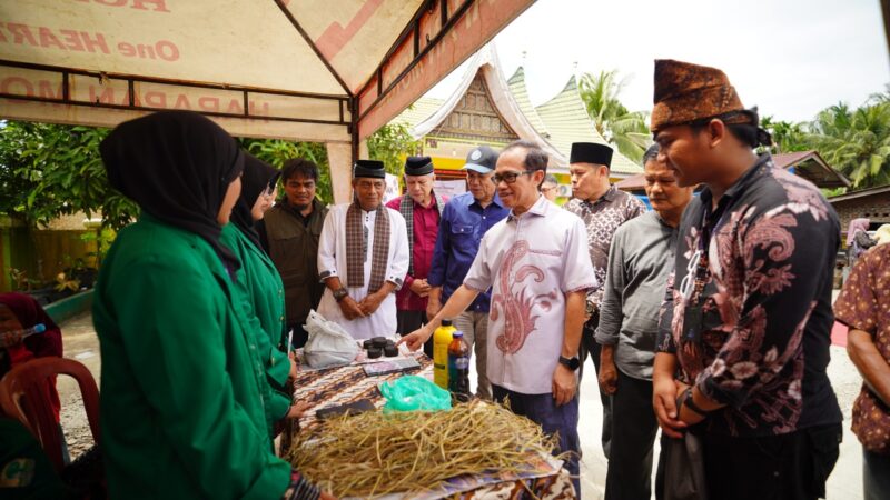 Rektor UNAND Tinjau Kegiatan KKN di Kabupaten Agam