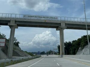 4.568 Kendaraan Melintas Tol Padang-Sicincin pada H-2 Lebaran 2025