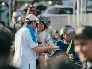 Komunitas Moge IMBI Sumbar Berbagi Takjil di Padang