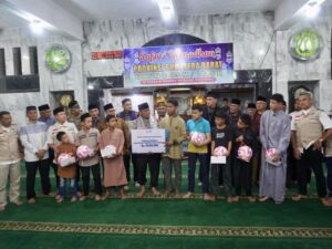 Diserahkan Kapolda, Masjid Zu'ama Padang Panjang Terima Bantuan Rp50 Juta dari Pemprov Sumbar