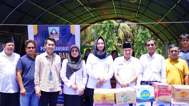 Bupati Annisa Terima CSR Sejumlah Perusahaan untuk Korban Banjir Dharmasraya