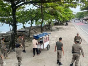 Satpol PP Padang Gencarkan Patroli, Tertibkan PKL dan Antisipasi Anjal di Jalur Strategis