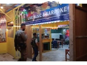 Langgar Jam Operasional, Satpol PP Padang Tegur Pemilik Karaoke di Kuranji