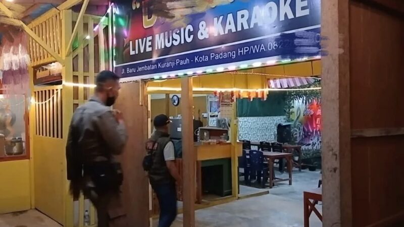 Langgar Jam Operasional, Satpol PP Padang Tegur Pemilik Karaoke di Kuranji