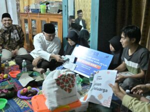 Safari Ramadan ke Solsel, Gubernur Mahyeldi Sahur di Rumah Warga