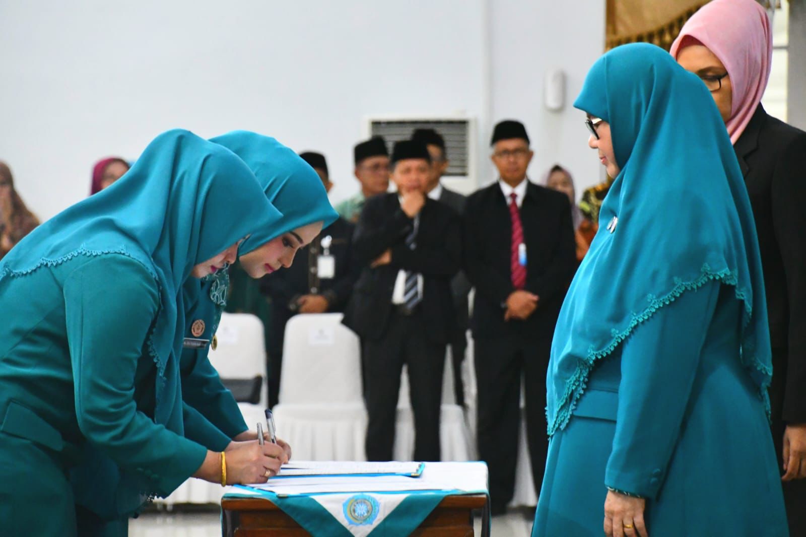 Ketua TP PKK Kota Padang Resmi Dilantik