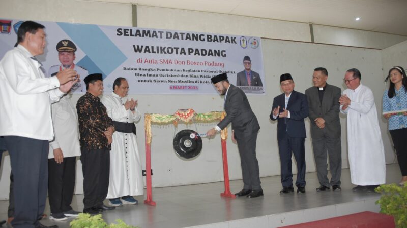 Wali Kota Padang Fadly Amran Resmikan Kegiatan Keagamaan untuk Siswa Non-Muslim