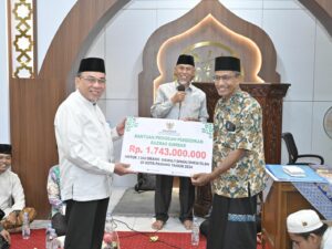 Pemko Padang Terima Rp1,74 Miliar dari Baznas Sumbar untuk Siswa SMA Sederajat di Padang