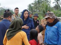 Lebih dari 1000 Keluarga Terdampak Banjir Dharmasraya, Bupati Annisa Pastikan Kebutuhan Logistik Terpenuhi