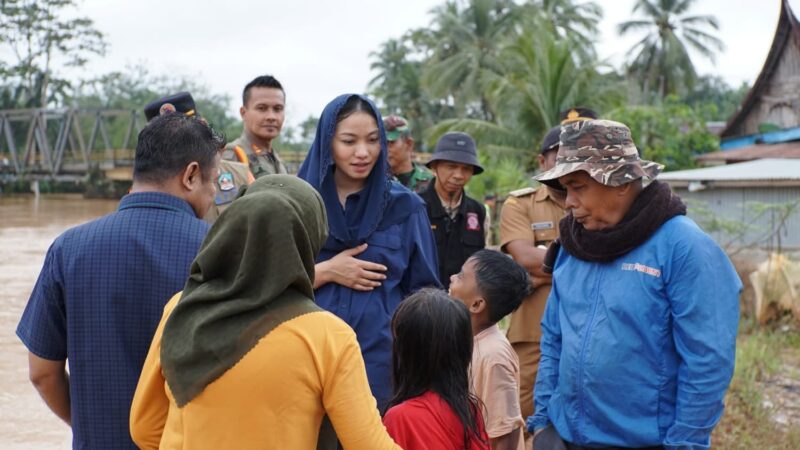 Lebih dari 1000 Keluarga Terdampak Banjir Dharmasraya, Bupati Annisa Pastikan Kebutuhan Logistik Terpenuhi