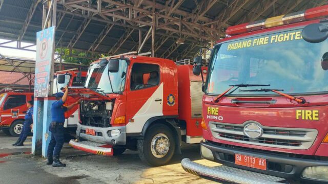 Dinas Pemadam Kebakaran (Damkar) Kota Padang mengimbau masyarakat untuk mengecek peralatan listrik sebelum melaksanakan mudik.