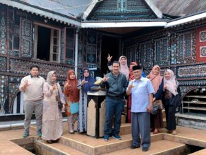 Dinas Perpustakaan dan Kearsipan (DPK) Padang Panjang melaksanakan konsultasi dan koordinasi penelusuran naskah kuno di empat lokasi berbeda