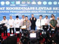 Kapolri Jenderal Listyo Sigit Prabowo memprediksi puncak arus mudik akan terjadi pada 28-30 Maret 2025, sementara arus balik