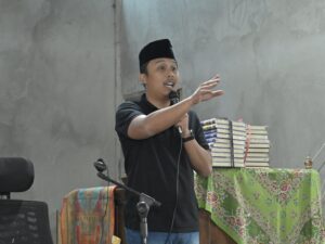 Safari Ramadan, Wagub Vasko Serahkan Bantuan di Masjid Tazkir Bela Negara Limapuluh Kota