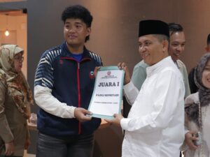 Inkado Sumbar Serahkan Bonus Karateka Peraih Medali di Ajang Kejurnas 2025