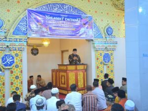 Salurkan Bantuan Rp15 Juta, Sekda Padang Pimpin Safari Ramadan ke Masjid Nurussalam Pasir Parupuk Tabing