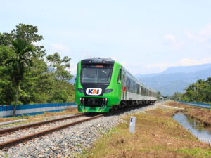 KAI Sumbar Tindak Tegas Pelaku Pelemparan Kereta Api, Ancaman Pidana 15 Tahun Penjara