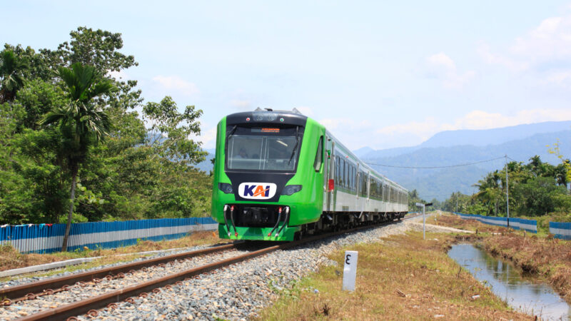 KAI Sumbar Tindak Tegas Pelaku Pelemparan Kereta Api, Ancaman Pidana 15 Tahun Penjara