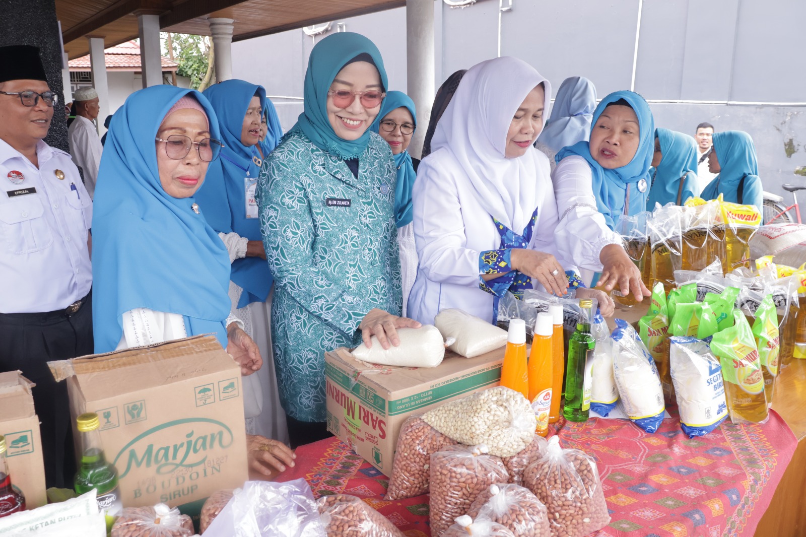 Ketua TP PKK Payakumbuh Resmikan Bazar Ramadan Gabungan Organisasi Islam