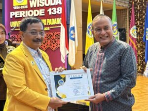 Direktur Semen Padang Bocorkan Tips Jitu Membuat CV Agar Mudah Diterima Kerja