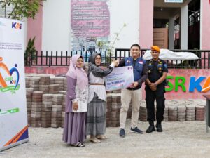 KAI Divre II Sumbar Salurkan Program TJSL Rp85,56 Juta di 3 Lokasi