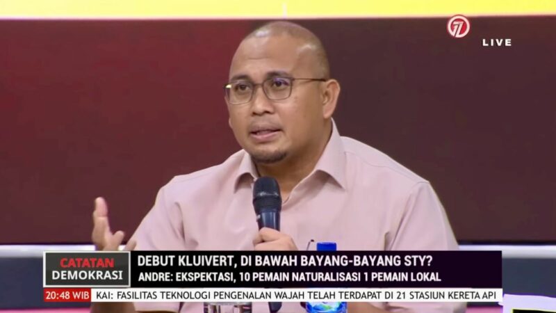 Pecinta sepakbola nasional Andre Rosiade mengajak semua pihak mendukung penuh Timnas Indonesia di bawah asuhan pelatih baru Patrick Kluivert.