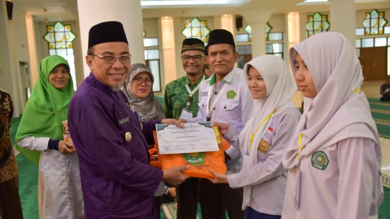 Wawako Padang Maigus Nasir Kukuhkan Pengurus Forum Remaja Masjid Nurul Iman