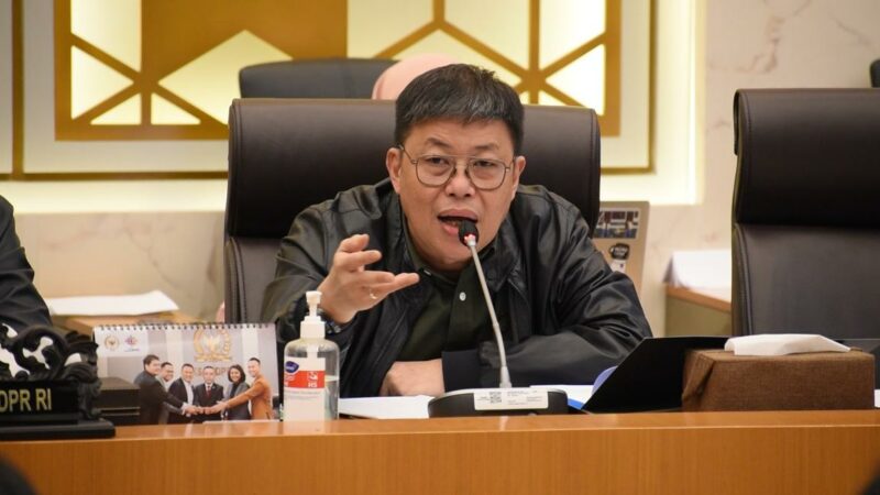 Petani Khawatir Jelang Panen Raya, Anggota DPR Desak Bulog Serap Gabah Tanpa Batasan