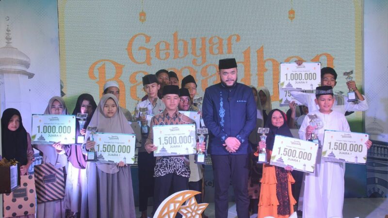 Wako Padang Fadly Amran Resmi Tutup Kegiatan Pesantren Ramadan 2025
