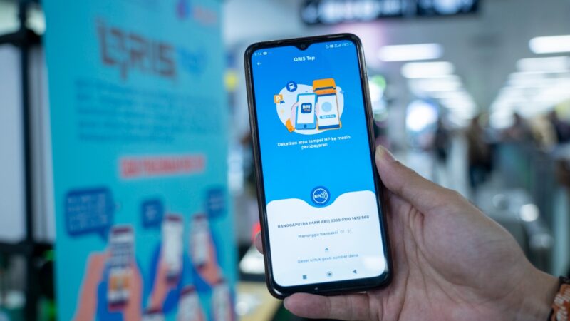 Inovasi Digital, BRI Fasilitasi Transaksi Menggunakan QRIS Tap