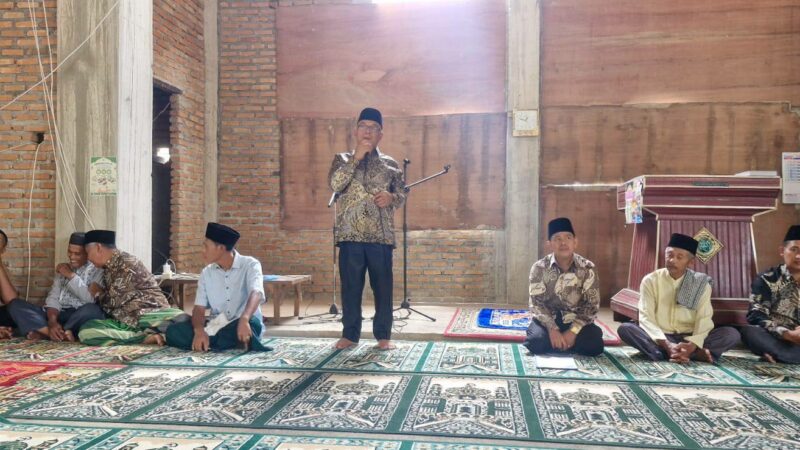 Jelang Lebaran, Bupati Pasbar Yulianto Kebut Kunjungi 3 Masjid