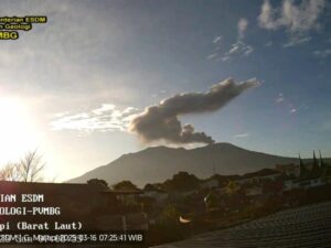 Gunung Marapi Kembali Erupsi, Warga Diminta Waspada