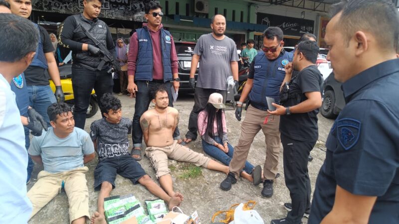 Kepala BNNP Sumbar Brigjen Riki Pimpin Penangkapan 4 Terduga Kurir 7 Kg Sabu di Payakumbuh