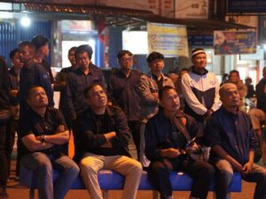 Nobar Timnas Indonesia vs Bahrain Lewat Videotron di Padang Panjang