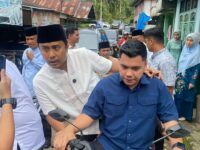 Wagub Vasko Gunakan Sepeda Motor Lewati Jalan Sempit Temui Warga Terpencil di Pasaman