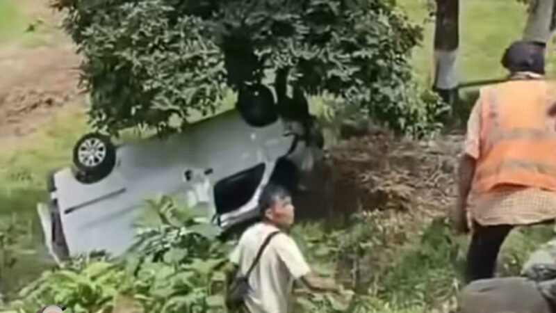 Kecelakaan Beruntun di Silaing Bawah, Truk Tabrak 4 Mobil dan 3 Sepeda Motor