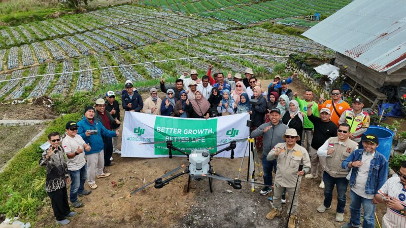 Mekanisasi Pertanian di Alahan Panjang: Drone Mulai Diuji Coba untuk Tingkatkan Efektivitas Produksi