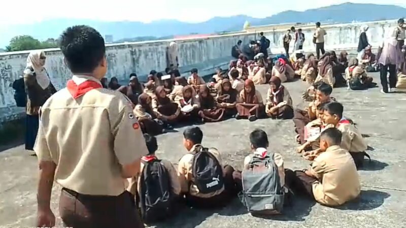 HKBN 2025: BPBD Kota Padang Latih Warga Sekolah Hadapi Bencana Lewat Simulasi