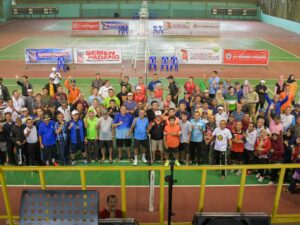 Seratusan Insan Tenis Sumbar Bersilaturahmi di Lapangan Semen Padang