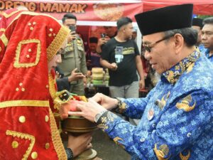 Wawako Padang Buka Event Koto Tangah Baralek Gadang